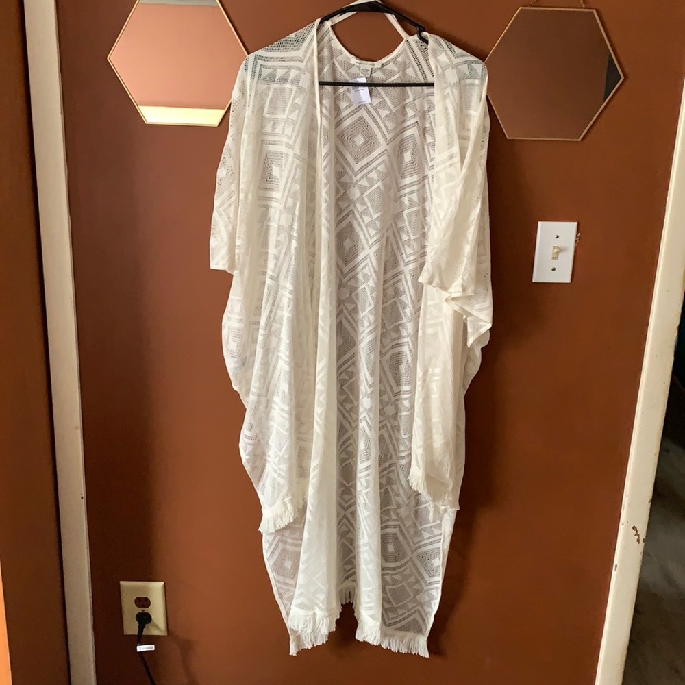 bnwt American Eagle crochet kimono